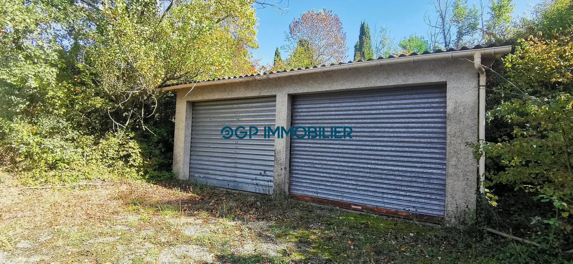 Garage de 40 m² sur 800 m² à Villebrumier, idéal pour stockage ou atelier 