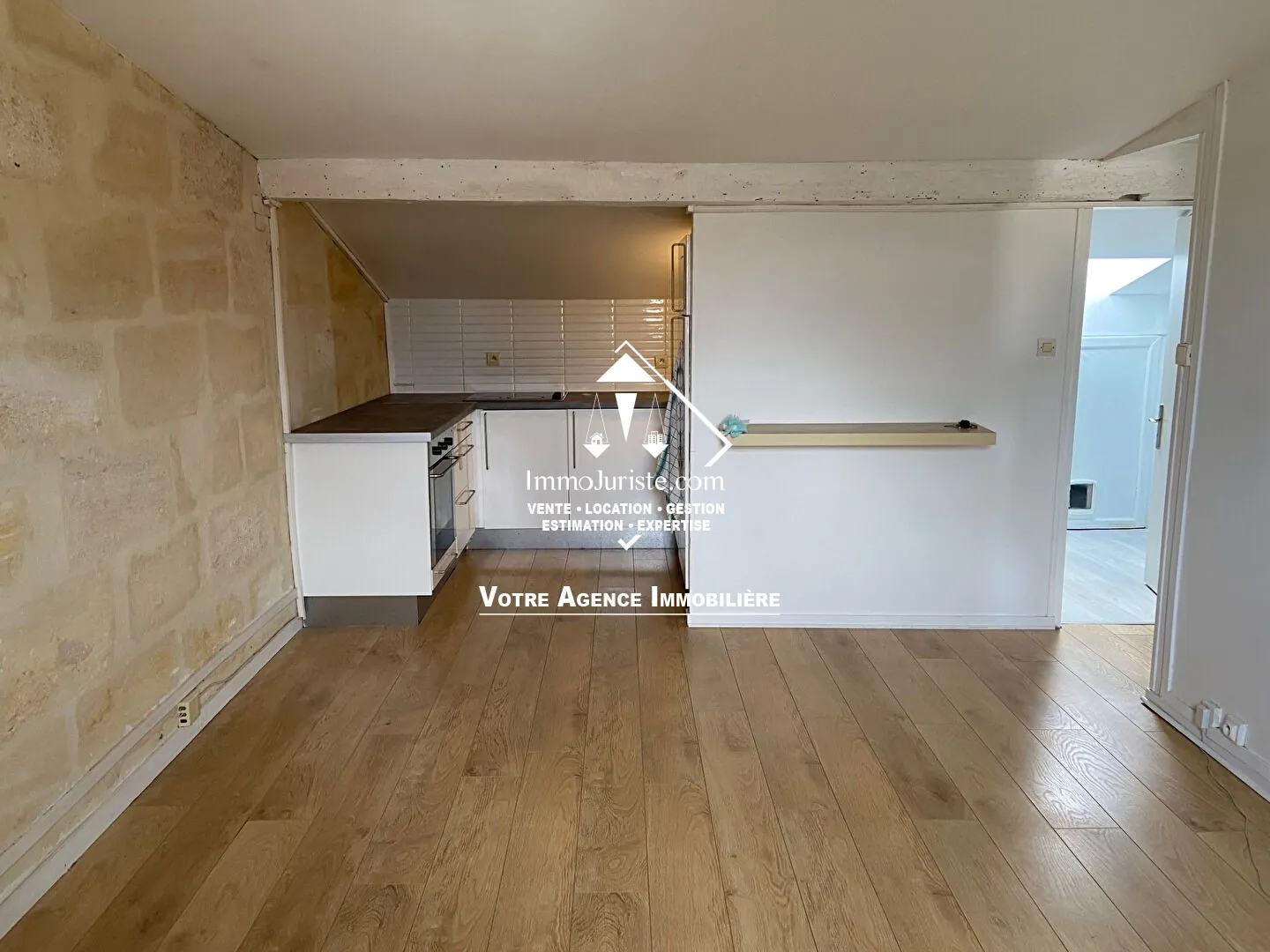 Appartement 2 pièces à Bordeaux Mériadeck avec combles aménageables 