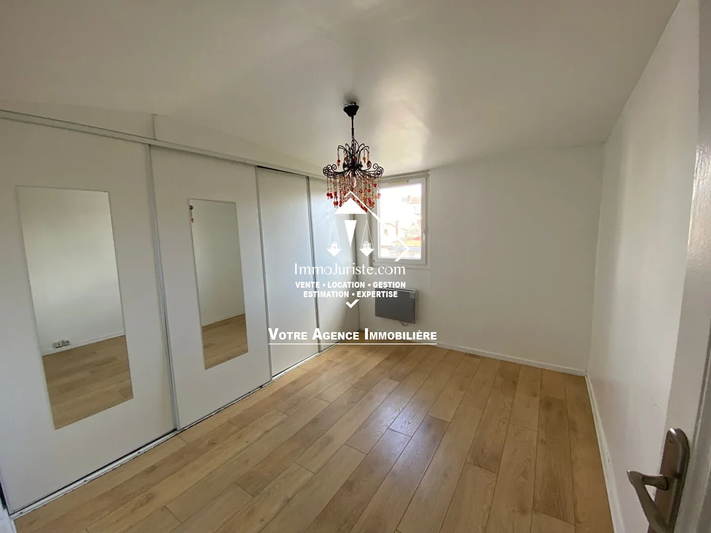 Appartement 2 pièces à Bordeaux Mériadeck avec combles aménageables 
