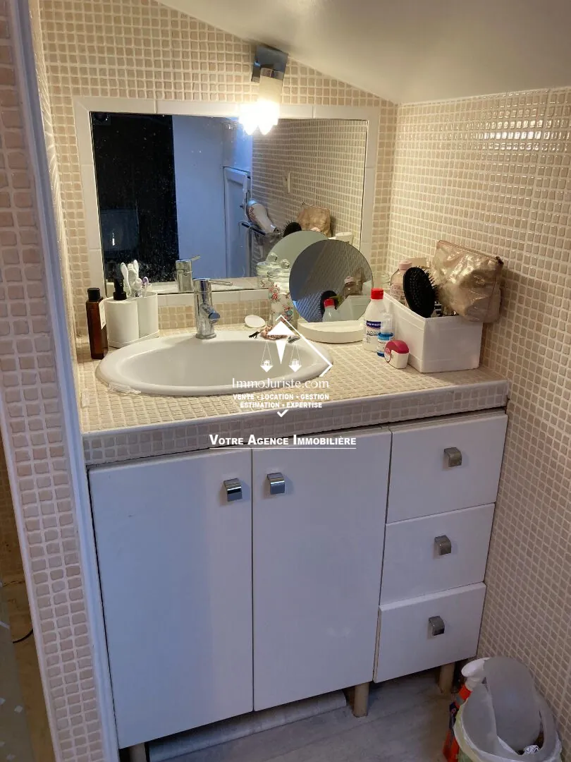 Appartement 2 pièces à Bordeaux Mériadeck avec combles aménageables 