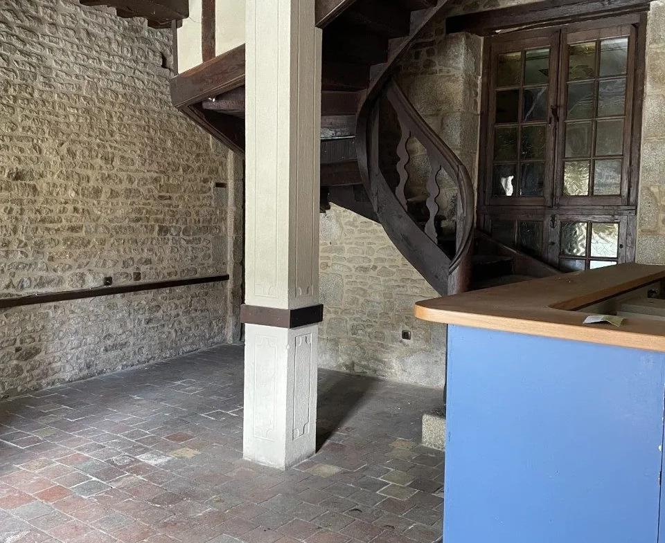 Opportunité d'immeuble à rénover de 160 m² à Alençon 