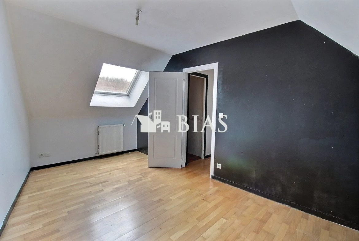 Maison à vendre à Conches-en-Ouche avec jardin et garage 