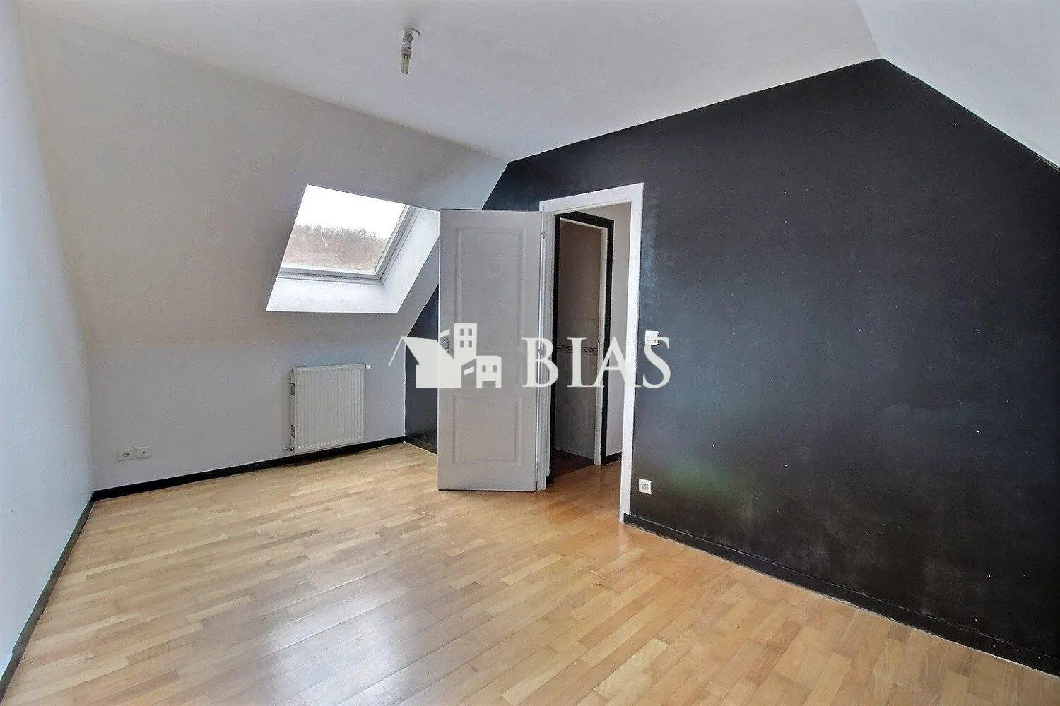 Maison à vendre à Conches-en-Ouche avec jardin et garage 