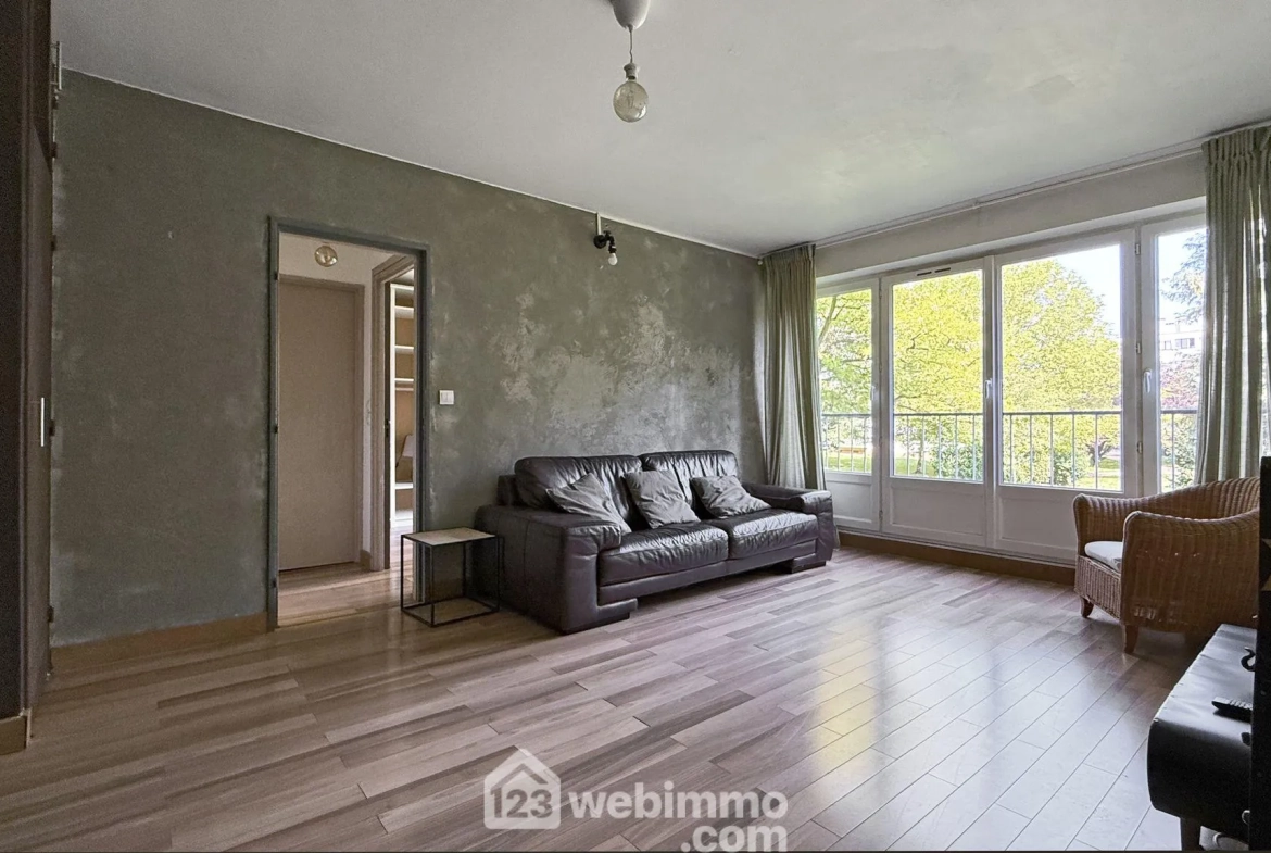 Appartement 2 pièces à Chennevières-sur-Marne avec parking et cave 