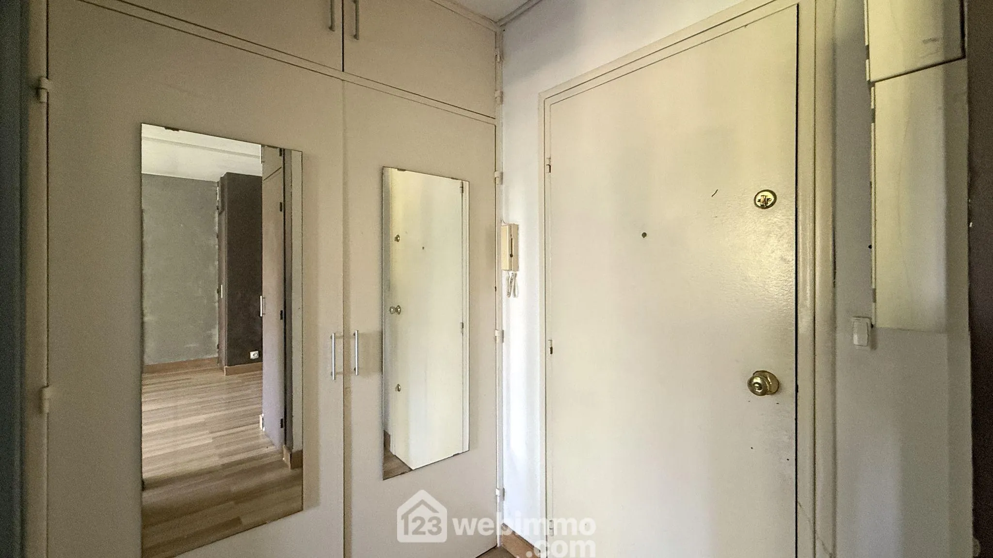 Appartement 2 pièces à Chennevières-sur-Marne avec parking et cave 