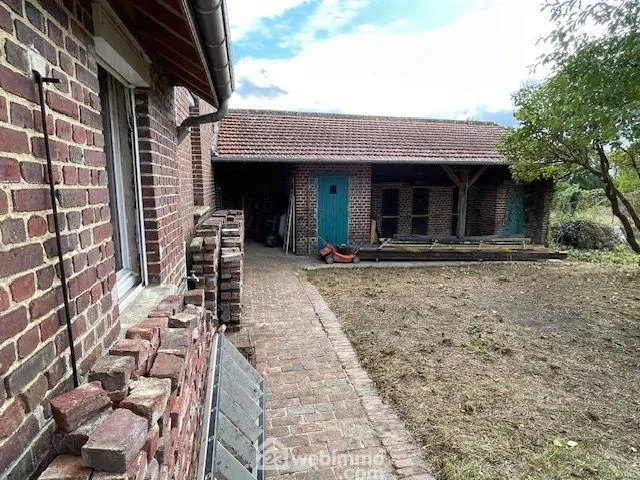 Ferme à Noyon de 135 m² avec dépendances et potentiel de rénovation 