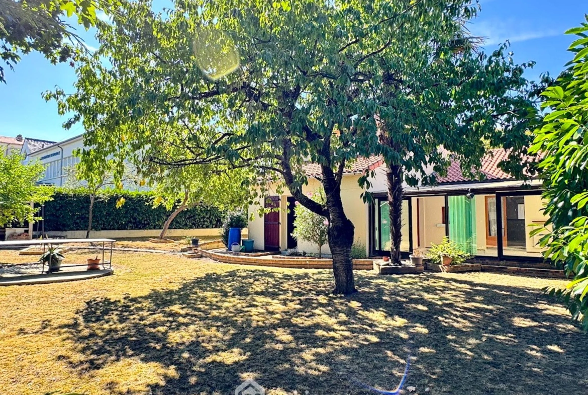 Maison à Cholet de 129 m² avec potentiel, proche commodités 