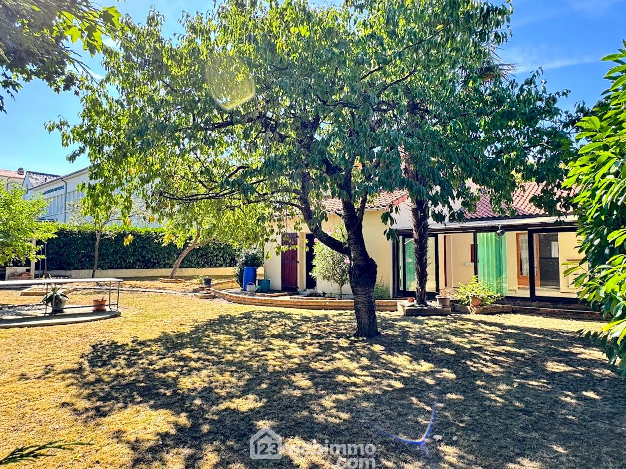 Maison à Cholet de 129 m² avec potentiel, proche commodités 