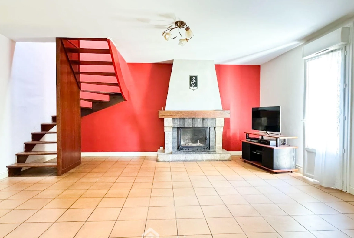 Maison à Cholet de 129 m² avec potentiel, proche commodités 