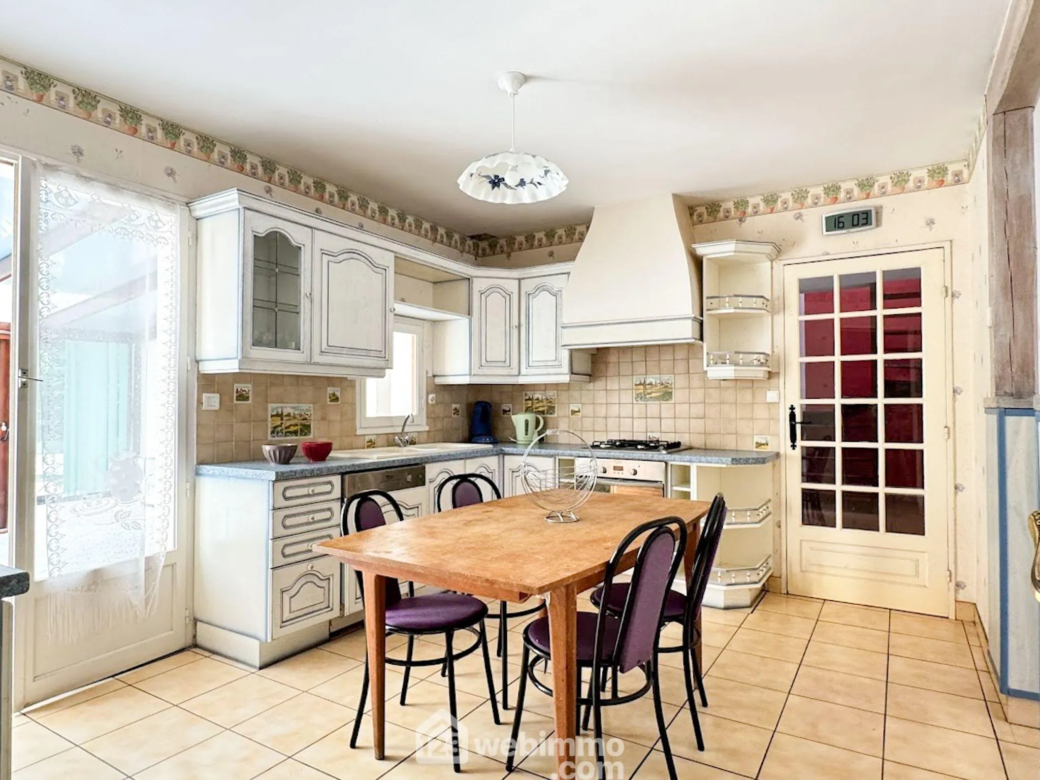Maison à Cholet de 129 m² avec potentiel, proche commodités 