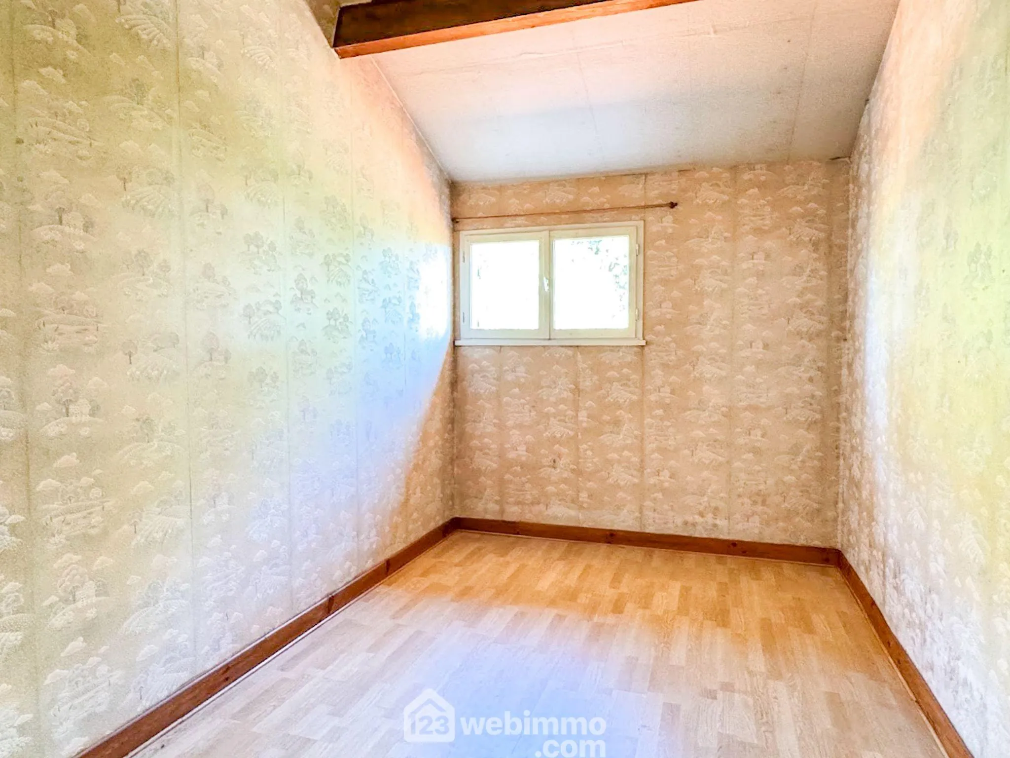 Maison à Cholet de 129 m² avec potentiel, proche commodités 