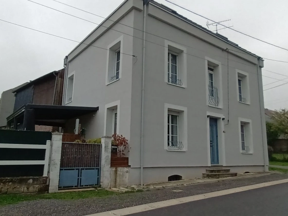 Maison rénovée de 7 pièces avec terrasse et jardin à SERY