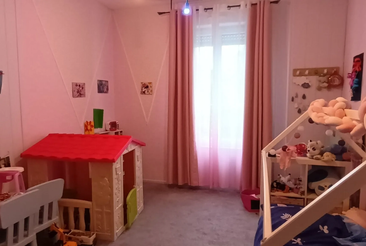 Maison rénovée à SERY à 13 km de Rethel avec 7 chambres, terrasse et jardin 