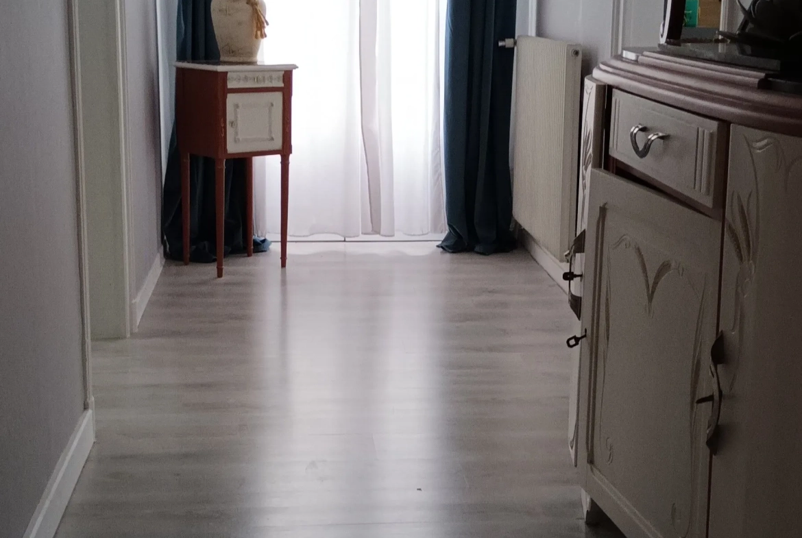 Maison rénovée à SERY à 13 km de Rethel avec 7 chambres, terrasse et jardin 