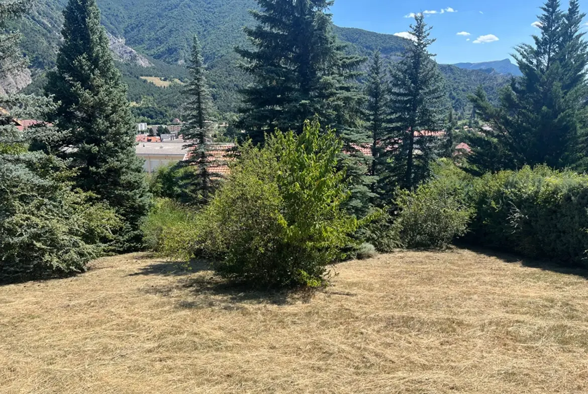 Terrain constructible à Veynes - Vue montagne et exposition sud - 680 m² 