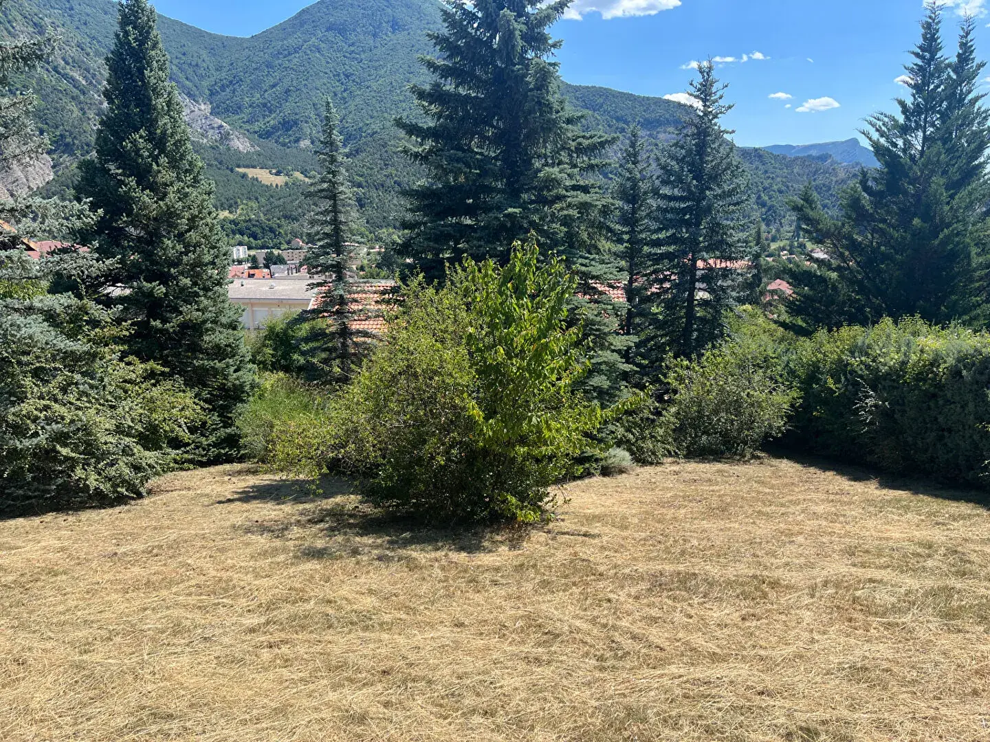 Terrain constructible à Veynes - Vue montagne et exposition sud - 680 m² 