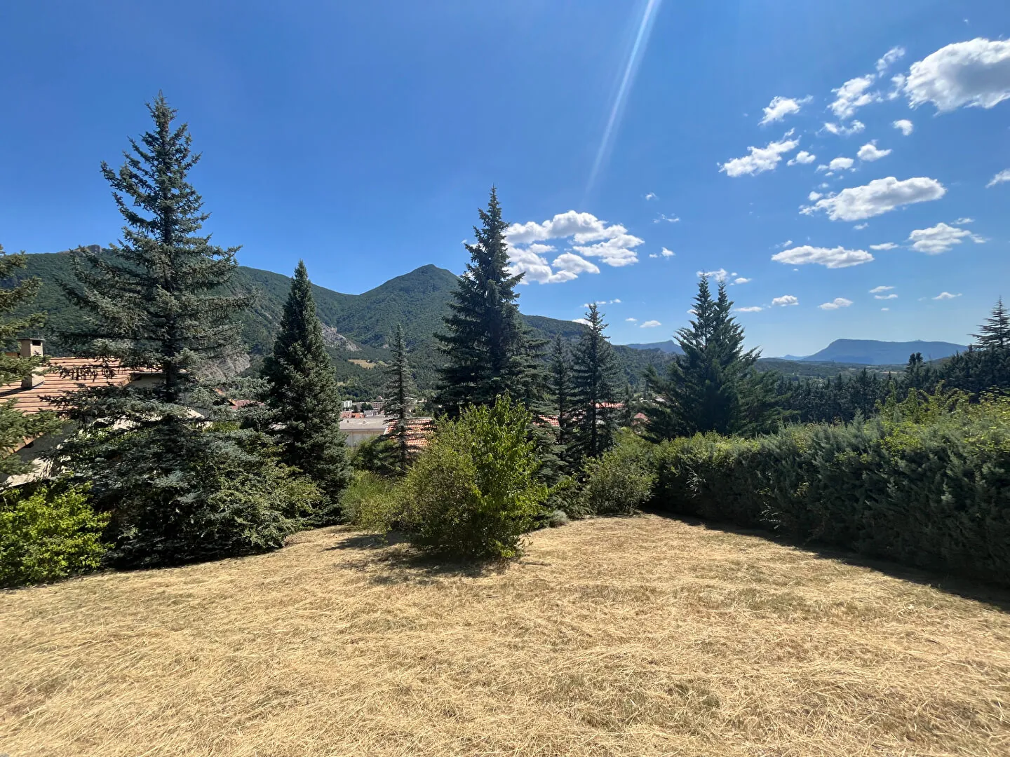 Terrain constructible à Veynes - Vue montagne et exposition sud - 680 m² 