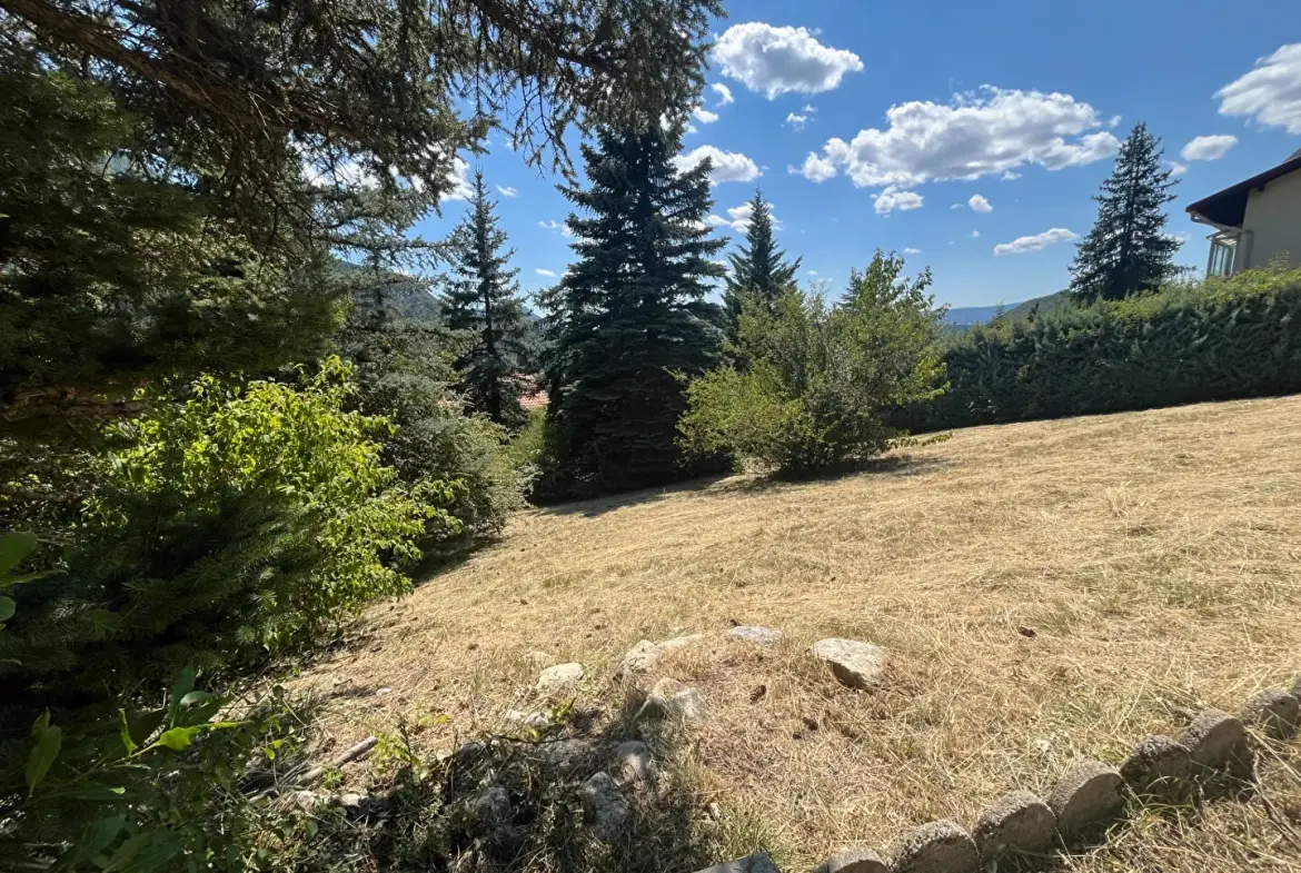 Terrain constructible à Veynes - Vue montagne et exposition sud - 680 m² 