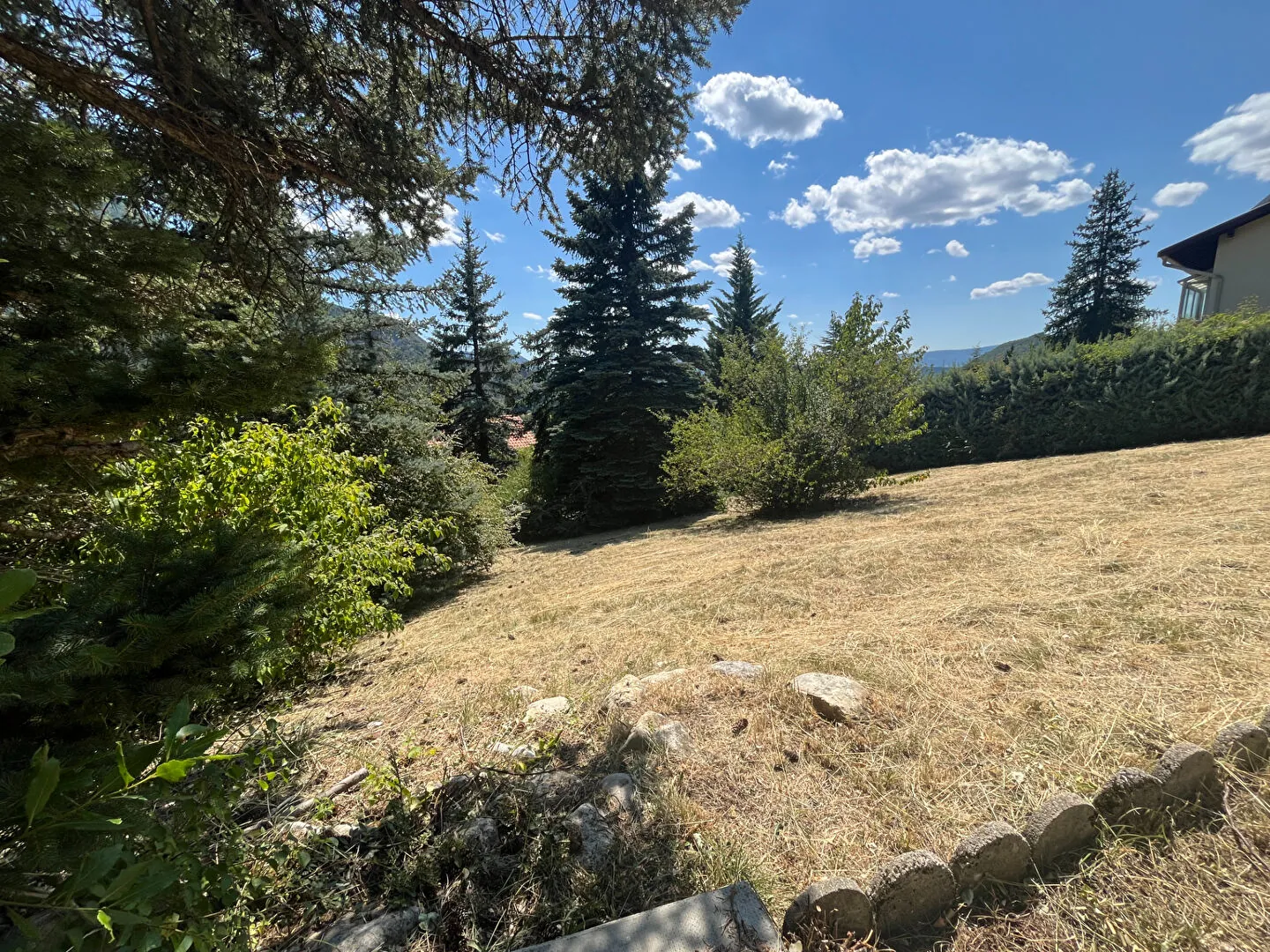 Terrain constructible à Veynes - Vue montagne et exposition sud - 680 m² 