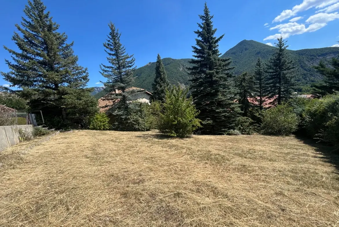 Terrain constructible à Veynes - Vue montagne et exposition sud - 680 m² 