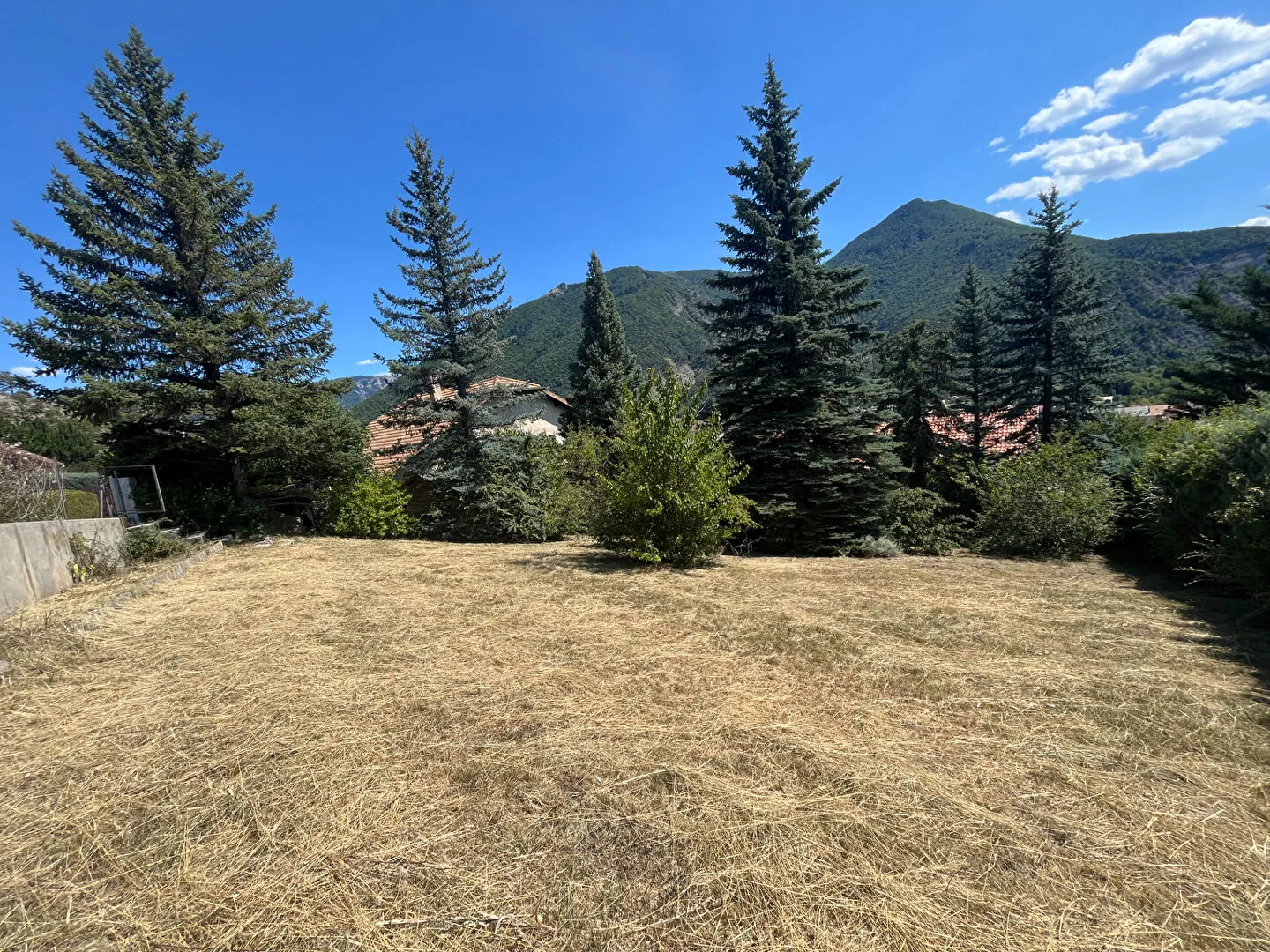 Terrain constructible à Veynes - Vue montagne et exposition sud - 680 m² 