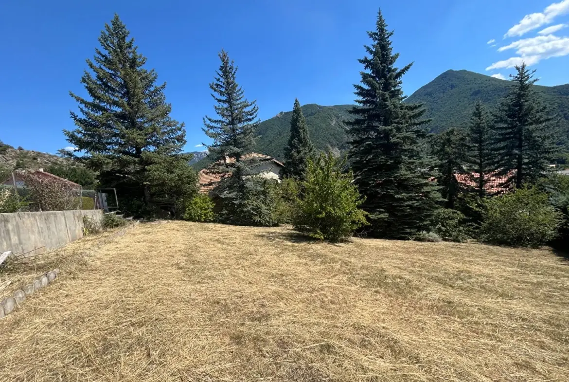 Terrain constructible à Veynes - Vue montagne et exposition sud - 680 m² 