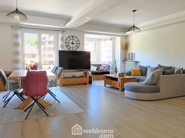 Spacieux appartement T4 à Ugine avec garage, cave et vue imprenable sur le Mont Charvin