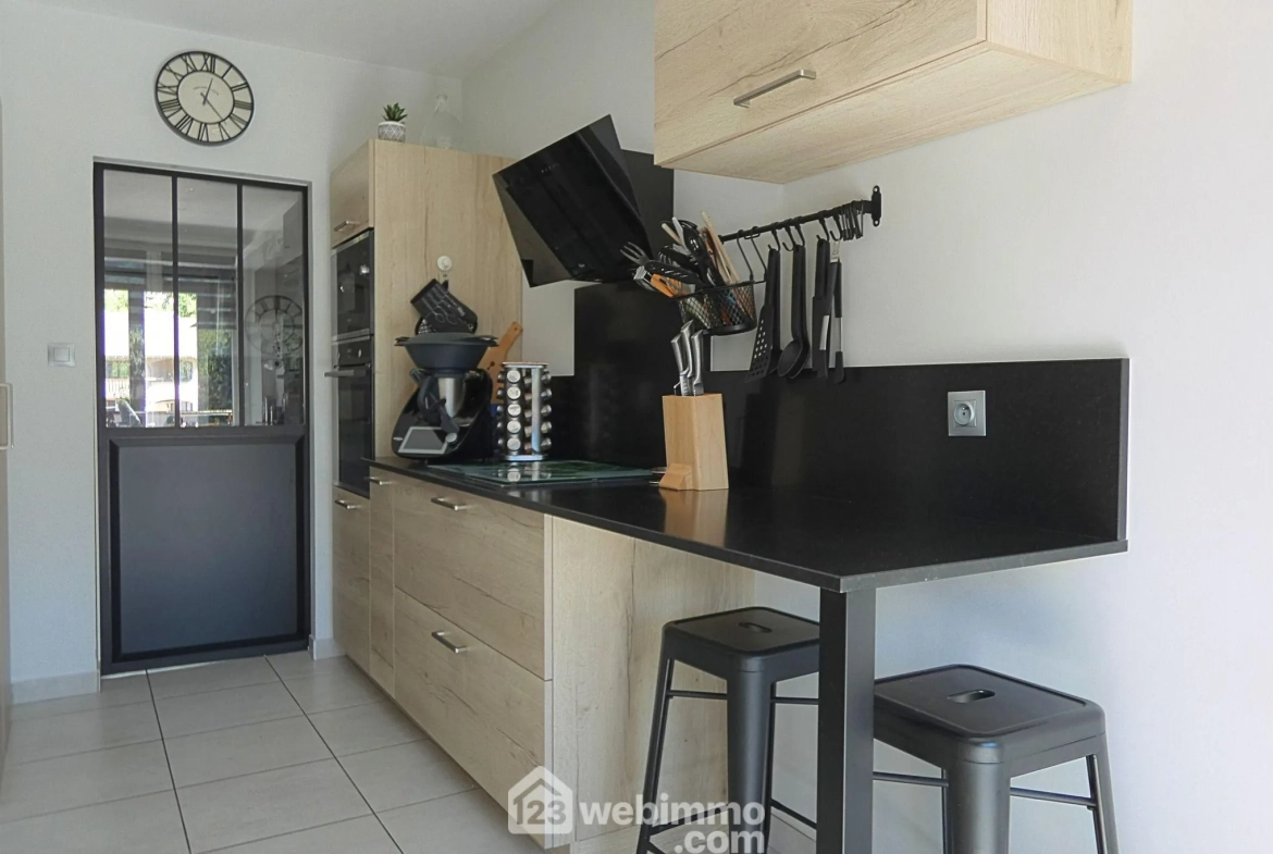 Spacieux appartement T4 à Ugine avec garage, cave et vue imprenable sur le Mont Charvin 