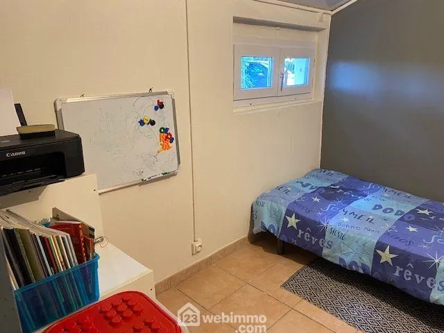 Maison de 88m² à Coëx avec studio indépendant et dépendances 