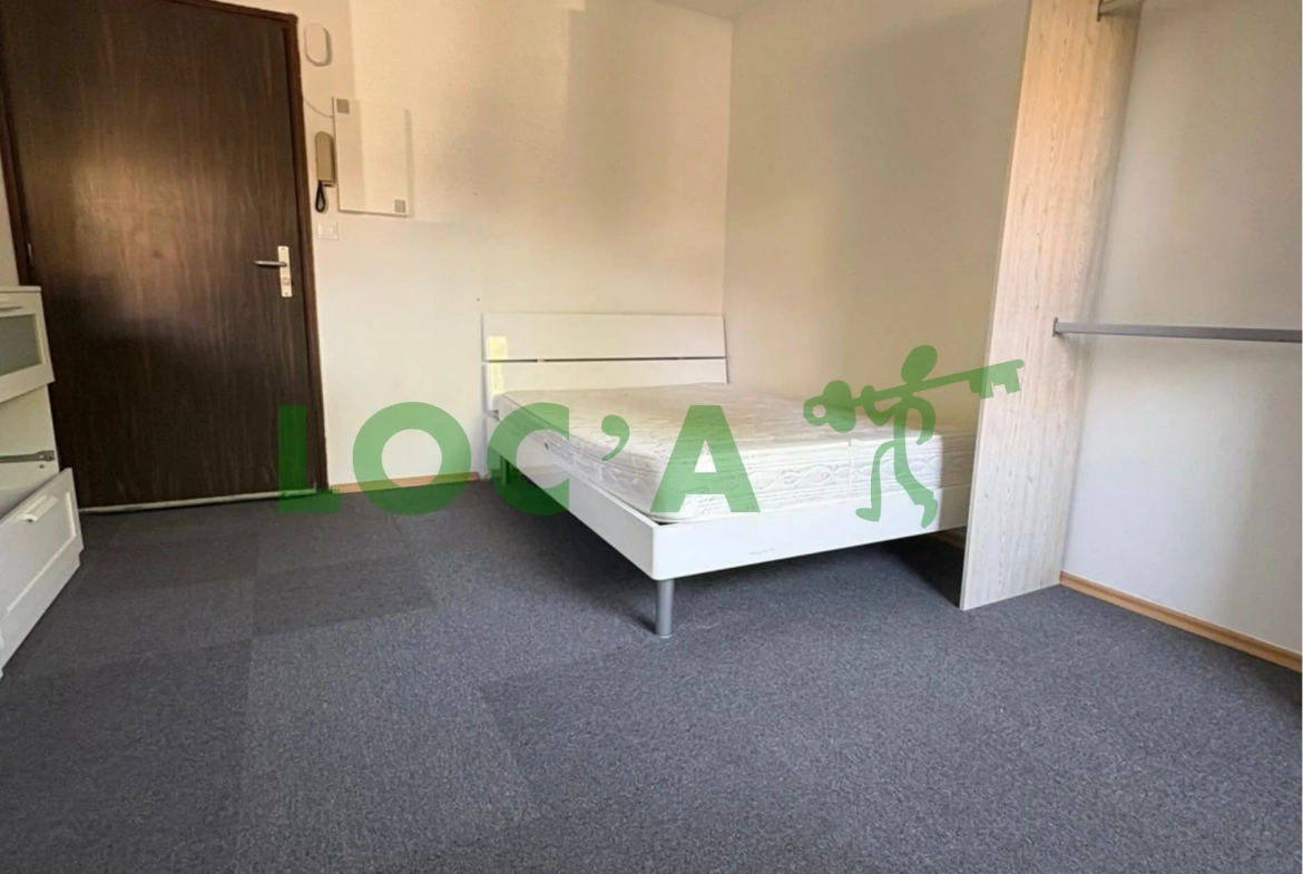 Studio Meublé de 23,22 m² avec Piscine et Parking à Dijon 