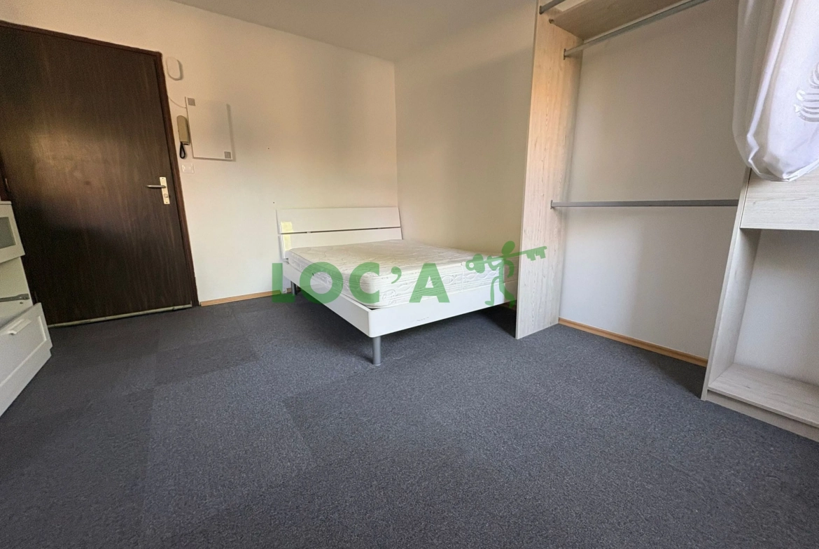 Studio Meublé de 23,22 m² avec Piscine et Parking à Dijon 