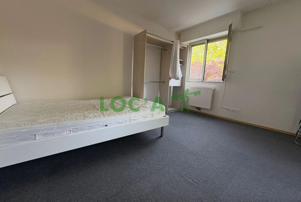 Studio Meublé de 23,22 m² avec Piscine et Parking à Dijon 