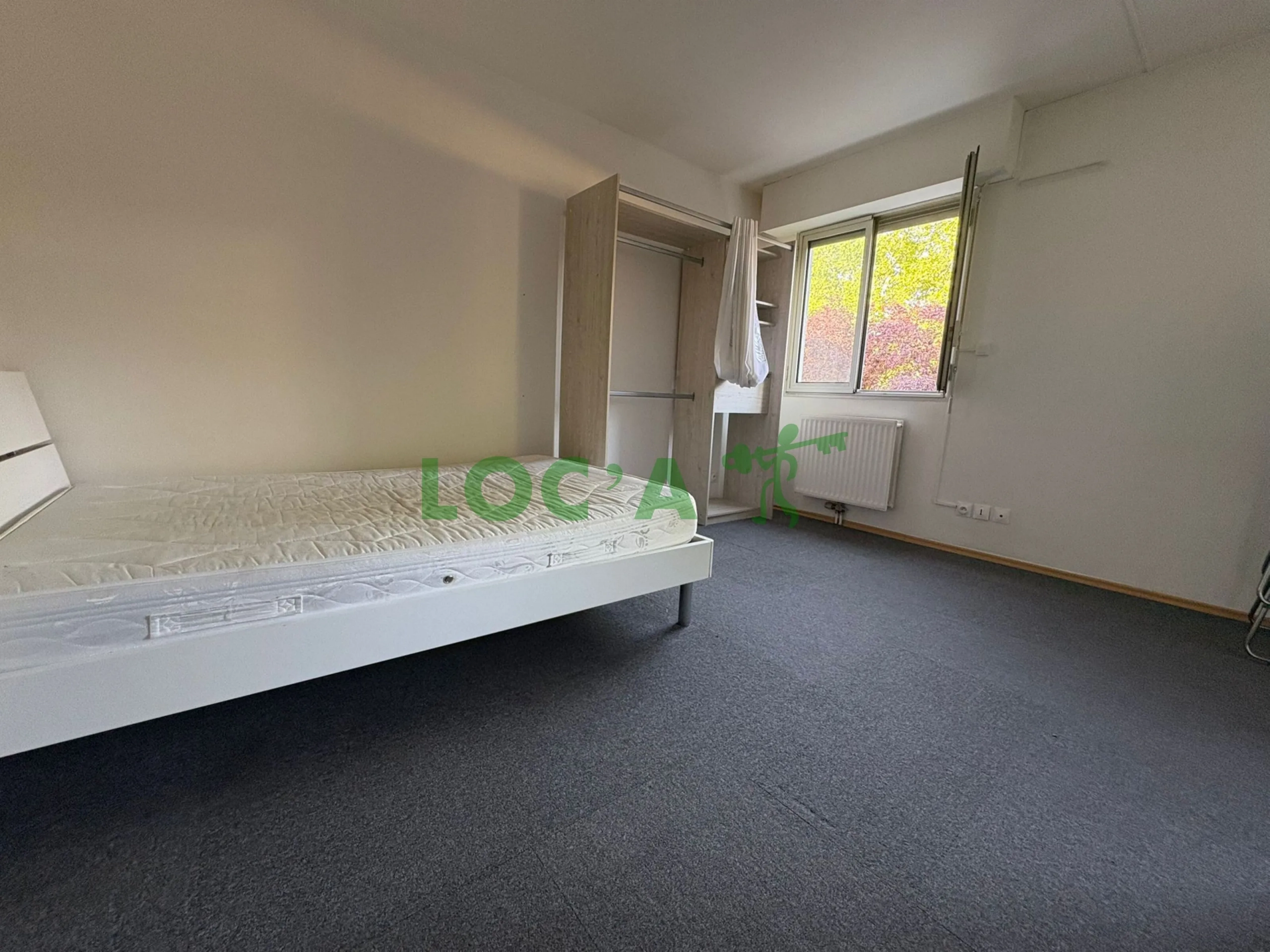 Studio Meublé de 23,22 m² avec Piscine et Parking à Dijon 