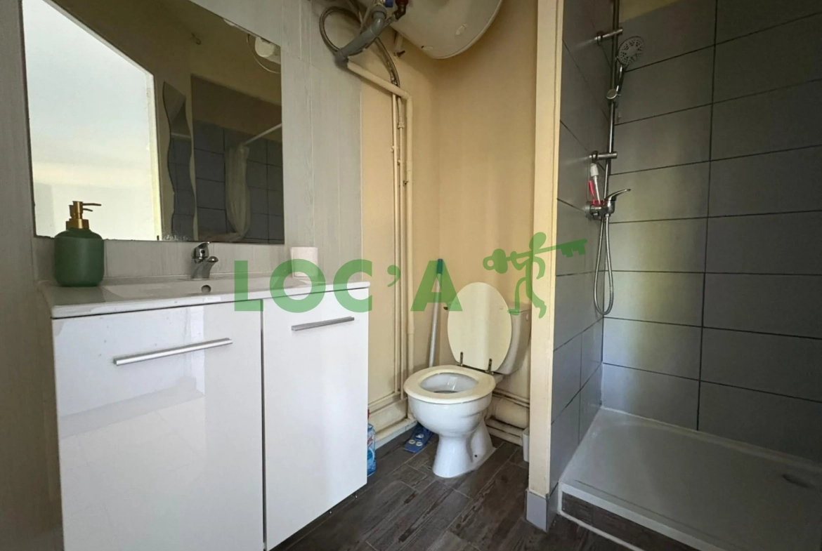 Studio Meublé de 23,22 m² avec Piscine et Parking à Dijon 