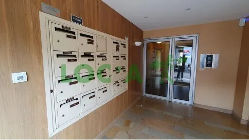 Studio Meublé de 23,22 m² avec Piscine et Parking à Dijon 