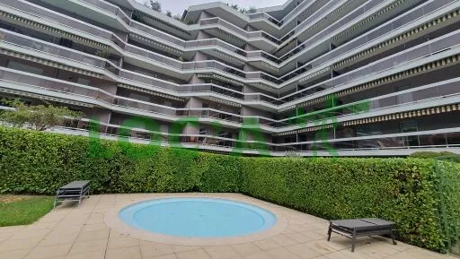 Studio Meublé de 23,22 m² avec Piscine et Parking à Dijon 