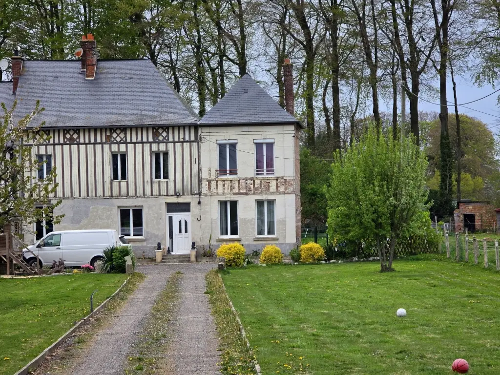 Superbe maison de caractère avec bâtiments à vendre à la campagne près de Goderville