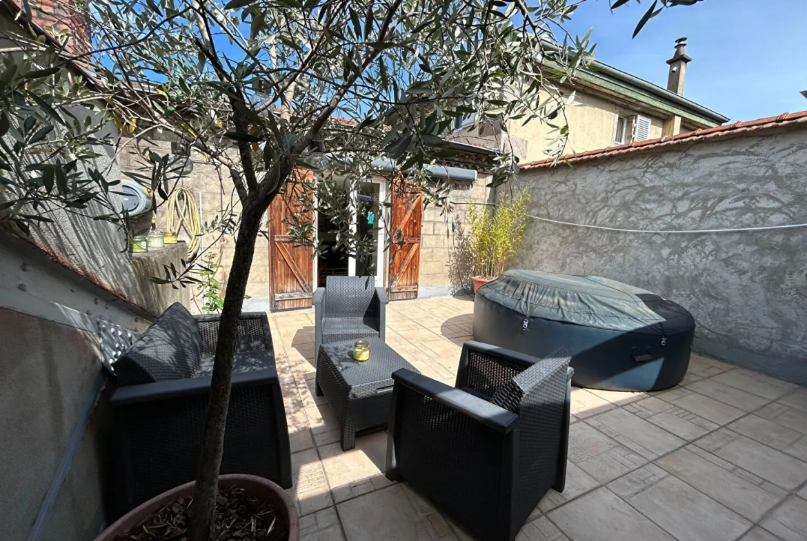 Appartement de type 4 avec terrasse à Saint-Chamond - 3 chambres, 50 m2 