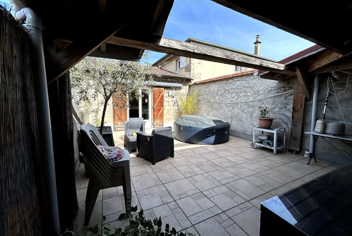 Appartement de type 4 avec terrasse à Saint-Chamond - 3 chambres, 50 m2 