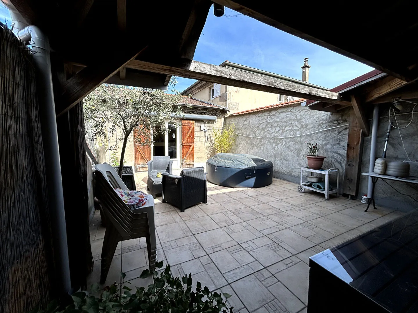 Appartement de type 4 avec terrasse à Saint-Chamond - 3 chambres, 50 m2 