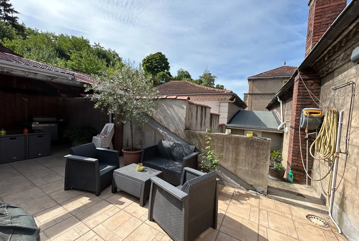 Appartement de type 4 avec terrasse à Saint-Chamond - 3 chambres, 50 m2 