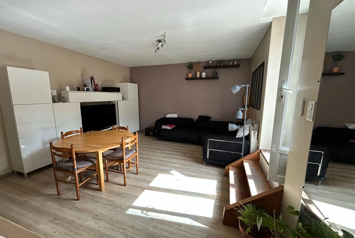 Appartement de type 4 avec terrasse à Saint-Chamond - 3 chambres, 50 m2 
