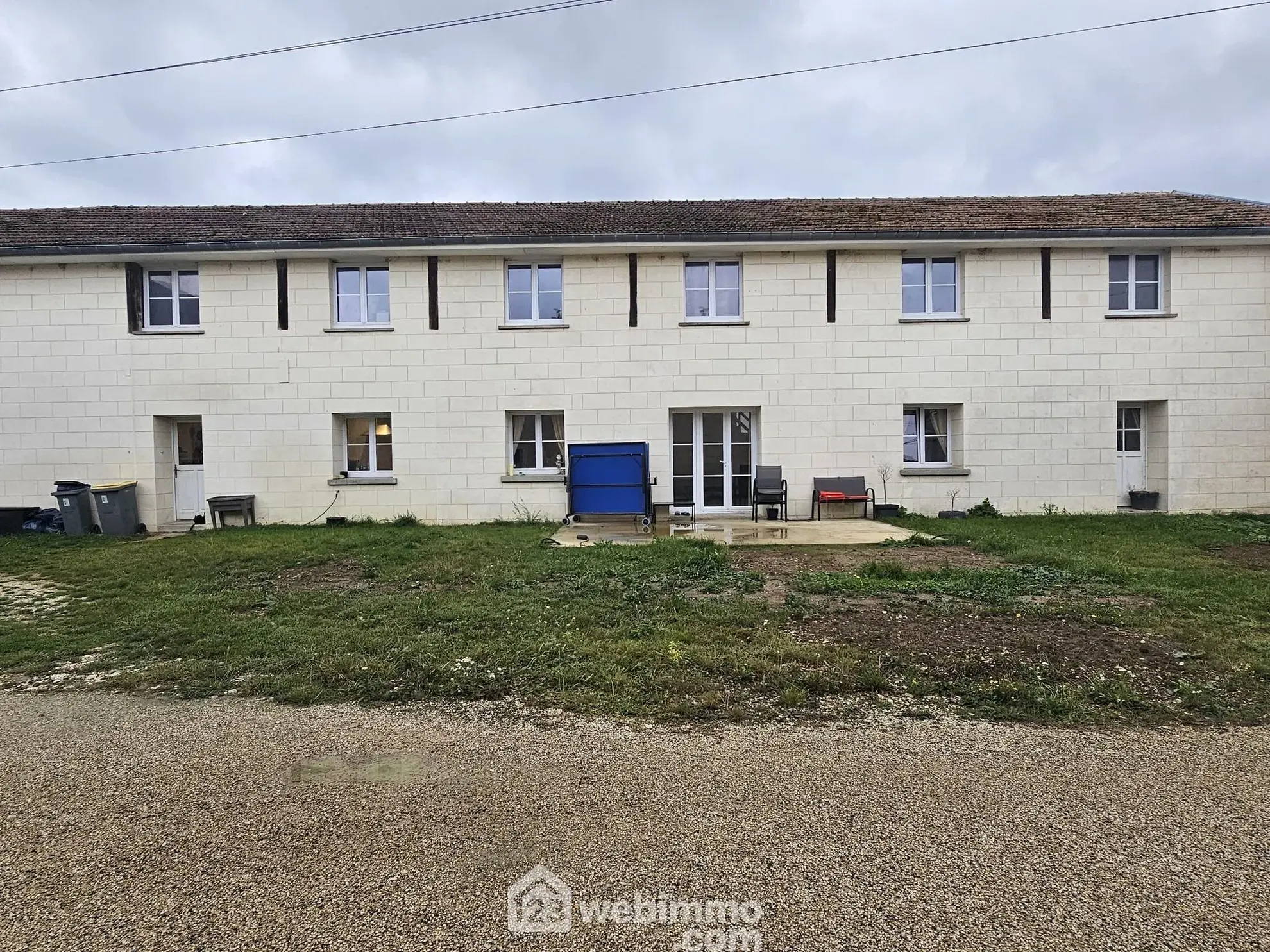 Grande maison familiale à Bouffignereux avec jardin et garage - 309 m² 