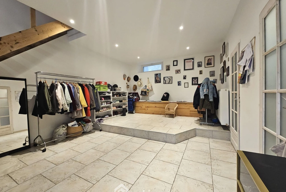 Grande maison familiale à Bouffignereux avec jardin et garage - 309 m² 