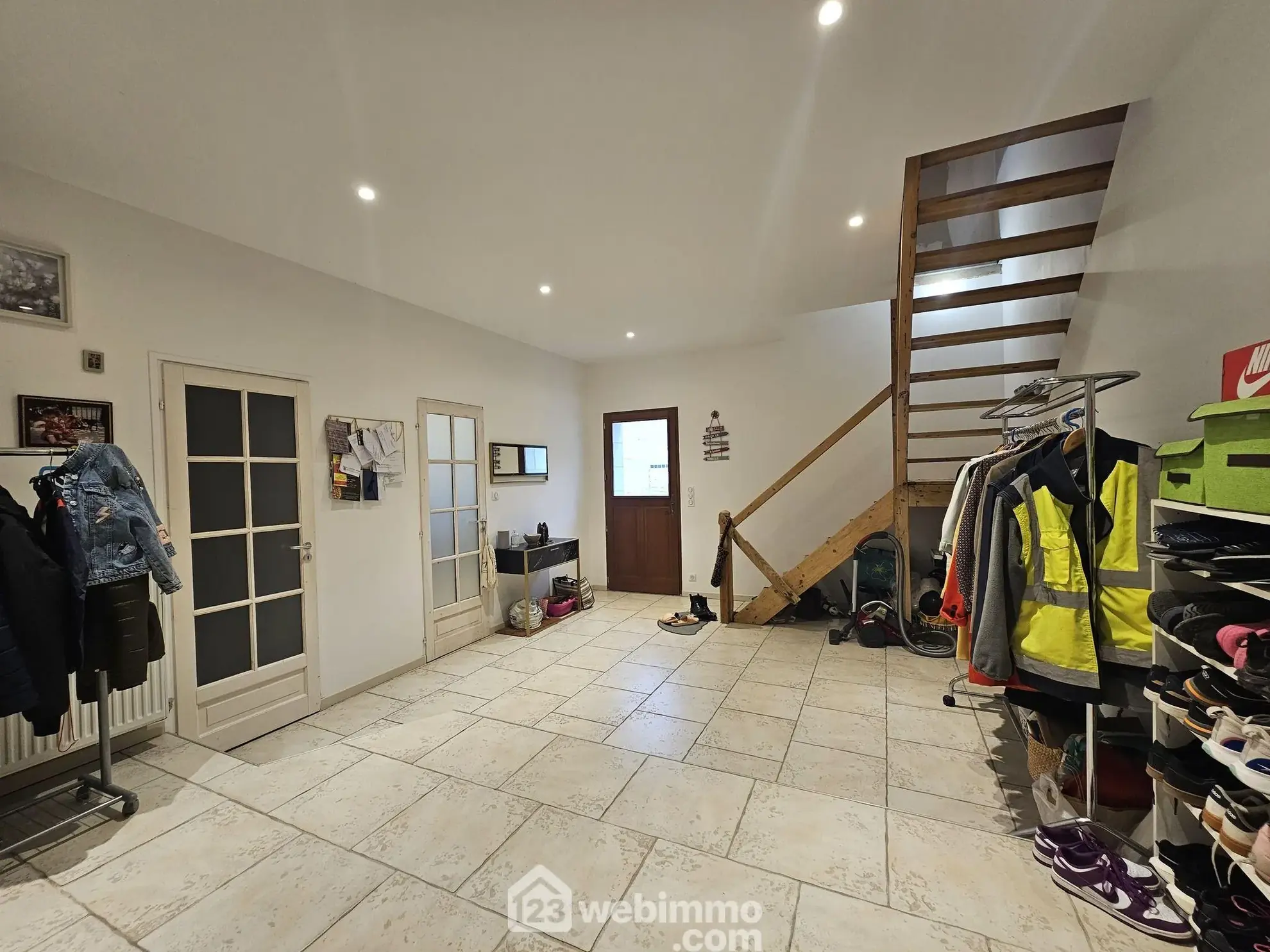 Grande maison familiale à Bouffignereux avec jardin et garage - 309 m² 