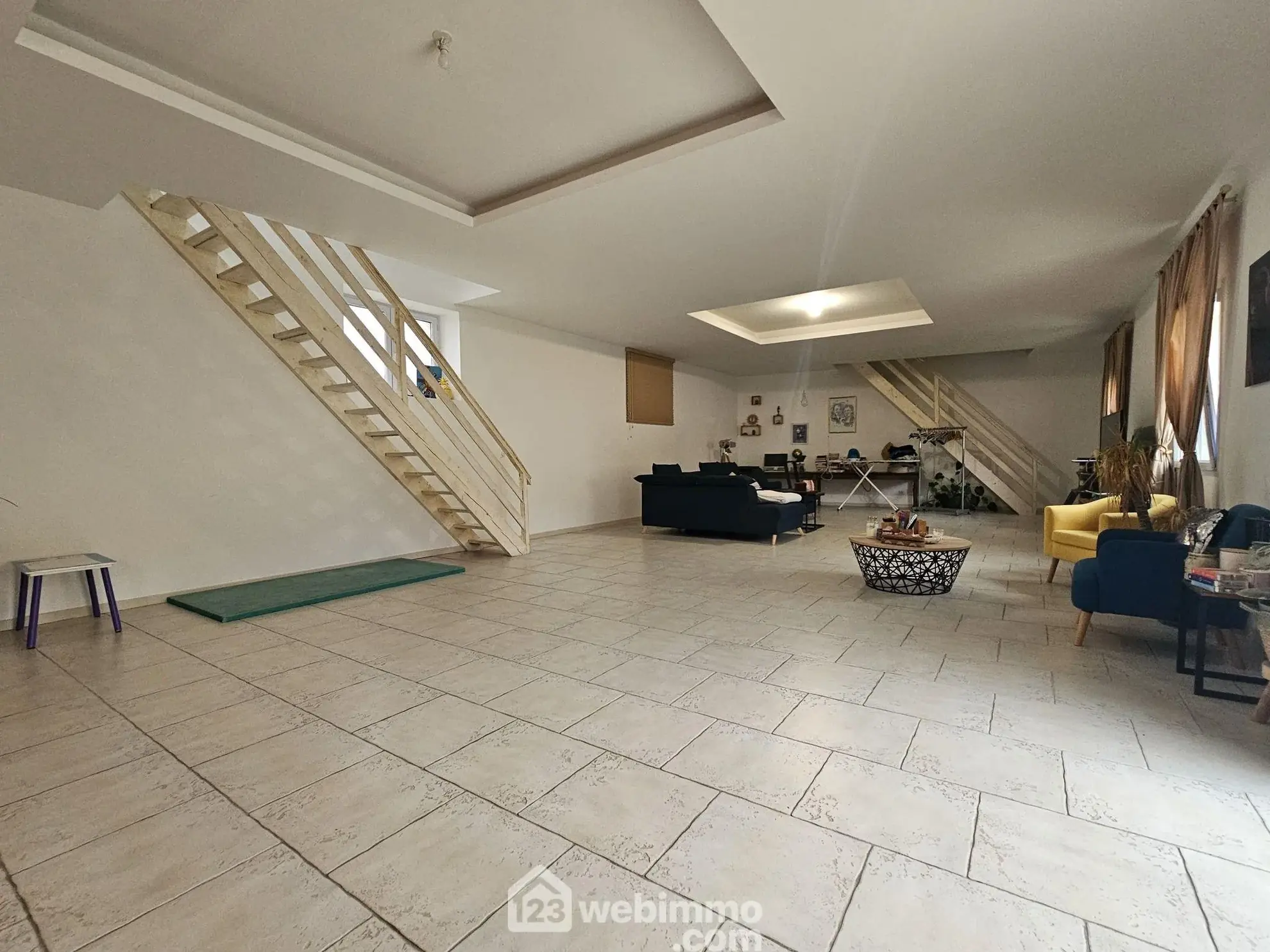 Grande maison familiale à Bouffignereux avec jardin et garage - 309 m² 