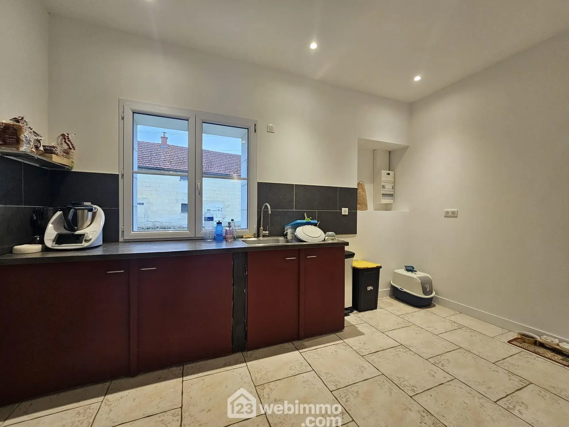 Grande maison familiale à Bouffignereux avec jardin et garage - 309 m² 