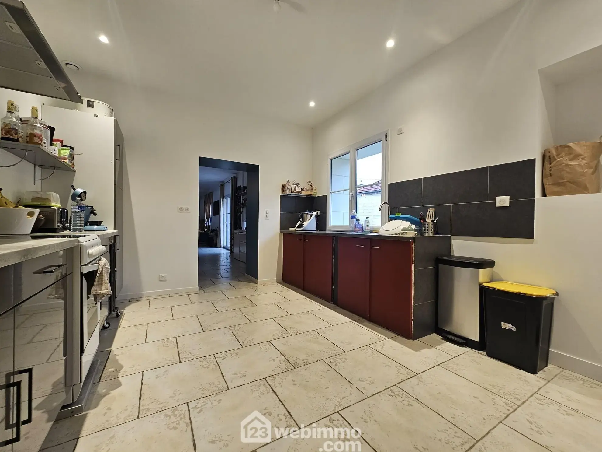 Grande maison familiale à Bouffignereux avec jardin et garage - 309 m² 