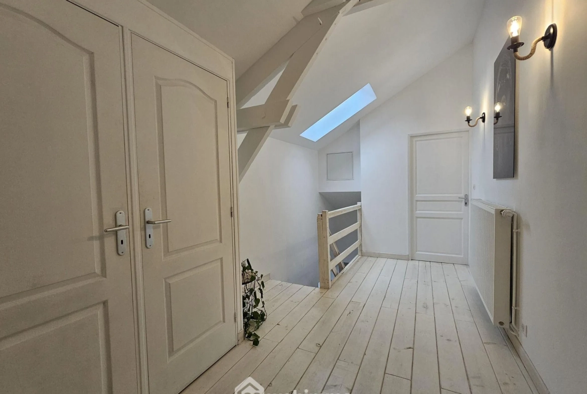 Grande maison familiale à Bouffignereux avec jardin et garage - 309 m² 