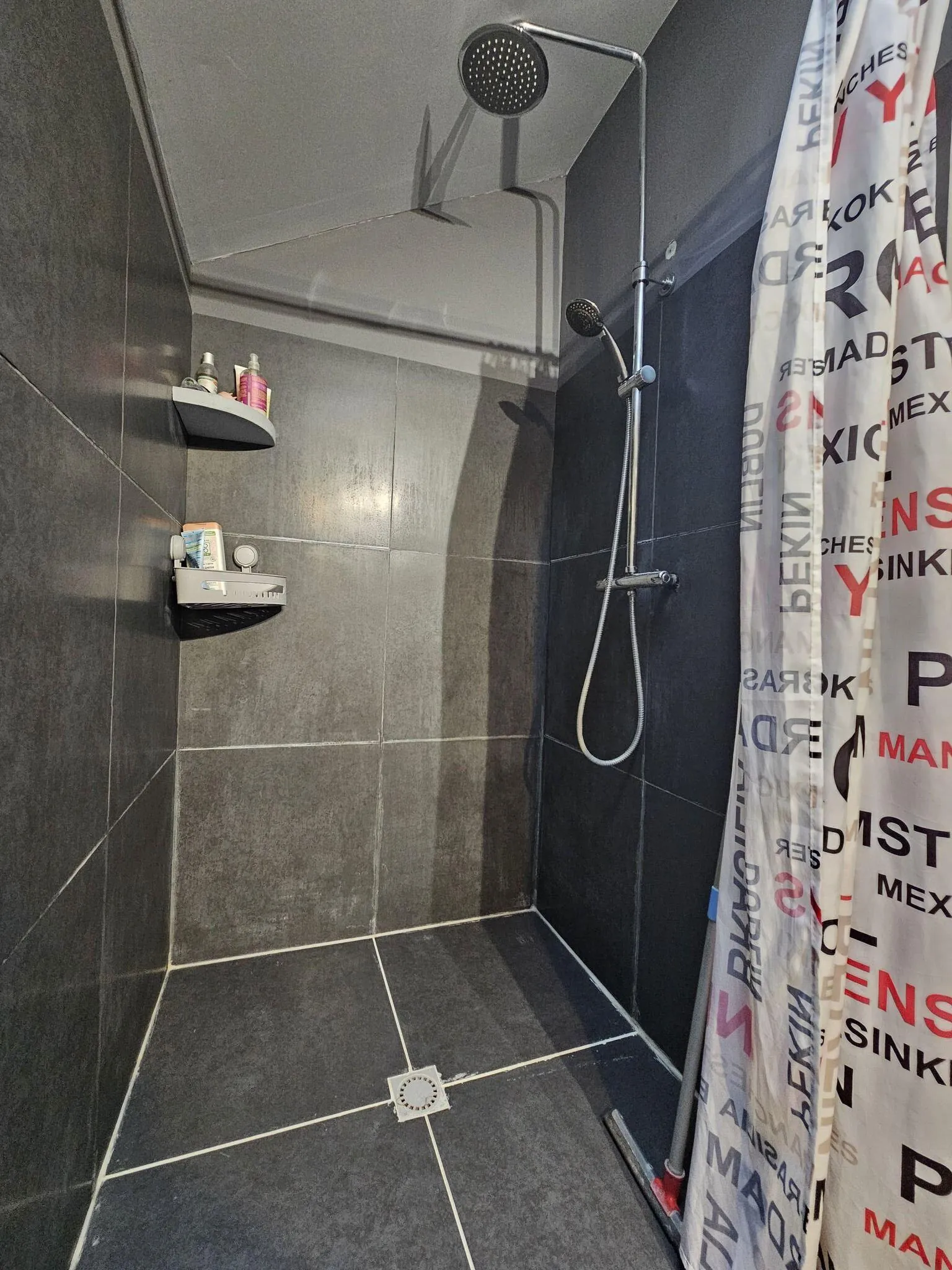 Grande maison familiale à Bouffignereux avec jardin et garage - 309 m² 